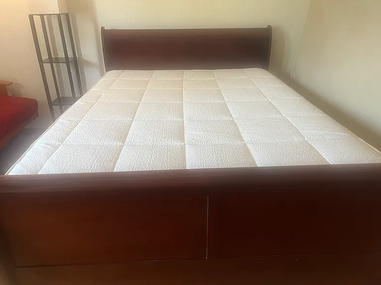 Brand new fiberglass-free mattress (purchased July 1, 2026) made with organic cotton for healthy sleep.