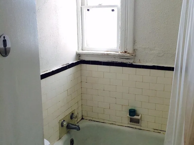2722 Vine St #10 — Photo 2