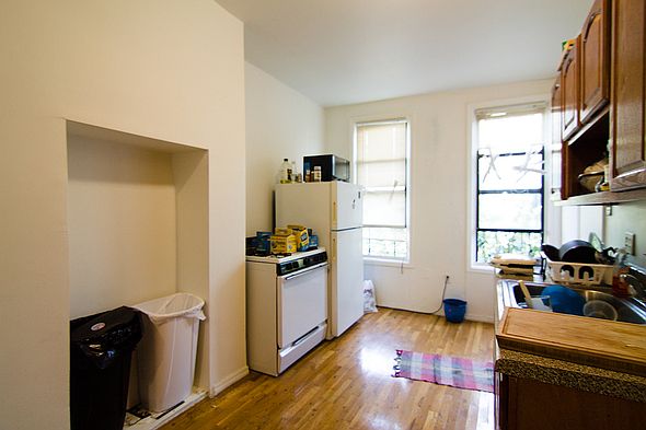 1st image of 352 Melrose St APT 3L