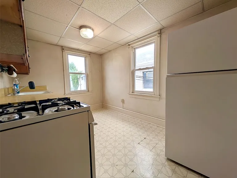 1083 Main St #2 — Photo 8