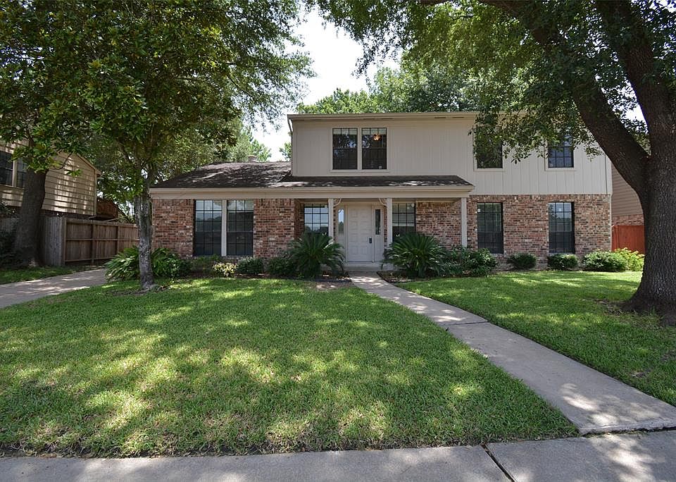 1st image of 8430 Pine Falls Dr