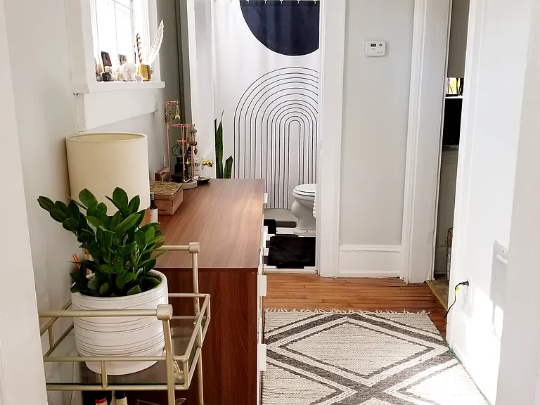 Virginia Court Apartments — Photo 16