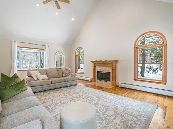 98 Ludlam Rd, Monroe, NY 10950