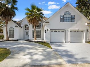 23 Pelican Cove Ln, Long Beach, MS 39560