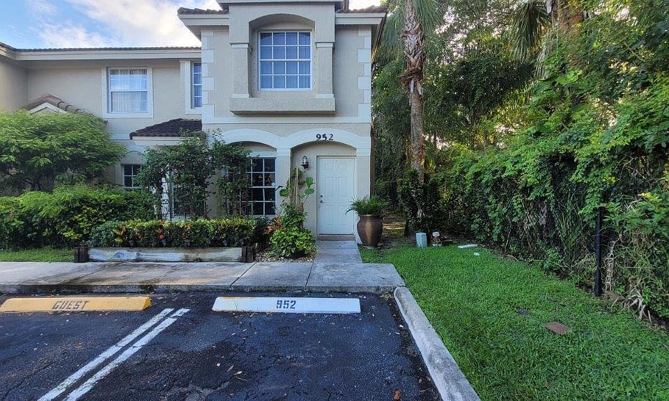 1st image of 952 Summit Lake Drive