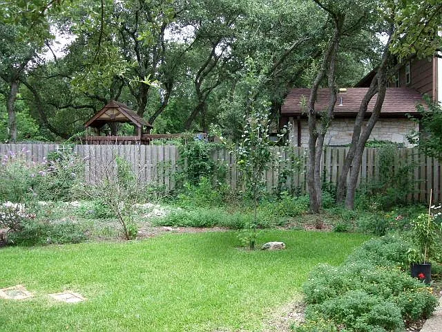 4 bed, 2666 sqft, $3,050 — Photo 2