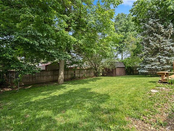 5th image of 8471 Pinegate Way