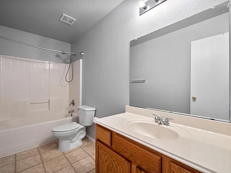 5012 Raymond Dr — Photo 16