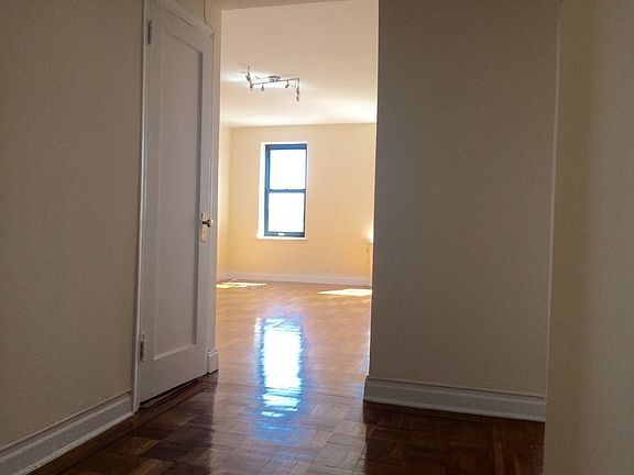 2nd image of 2020 Kings Hwy APT 5F