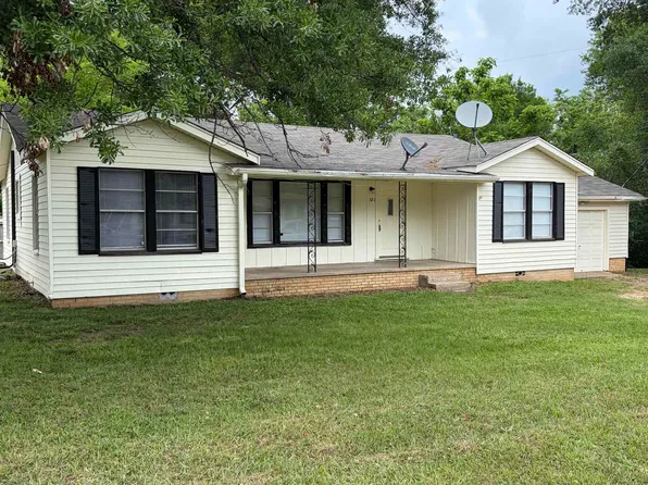 101 E Pirate St, Longview, TX 75604