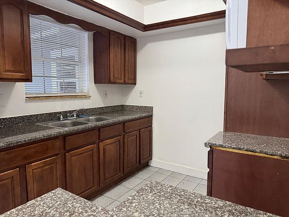 5th image of 6120 SW 22ND Court