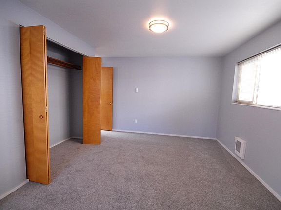 4th image of 3914 2nd Ave NE APT 5