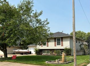 1513 Cherry Ln, Great Bend, KS 67530