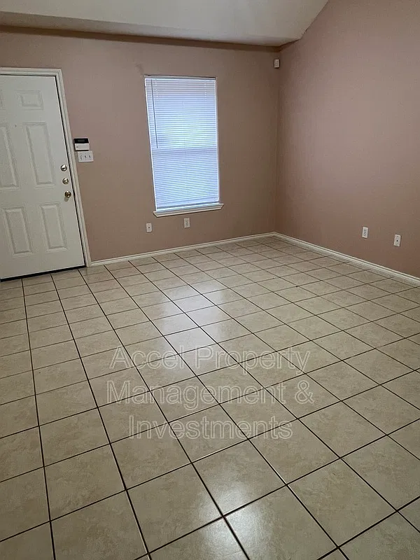 1803 S Ironwood St — Photo 3