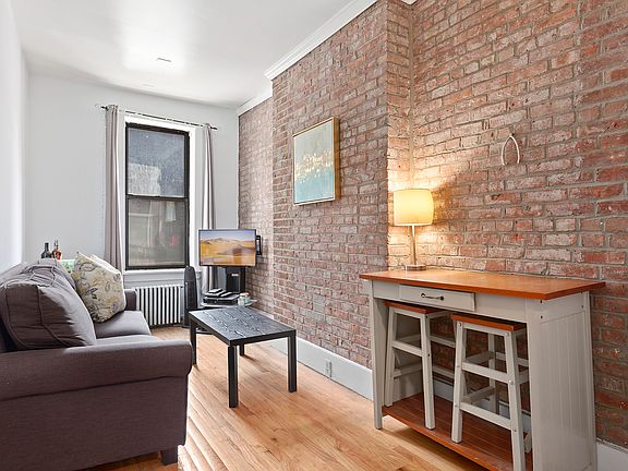 3rd image of 1827 2nd Ave APT 2E