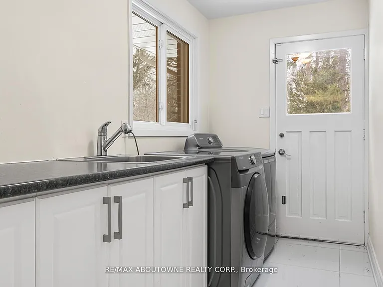 145 Wolfdale Ave — Photo 13