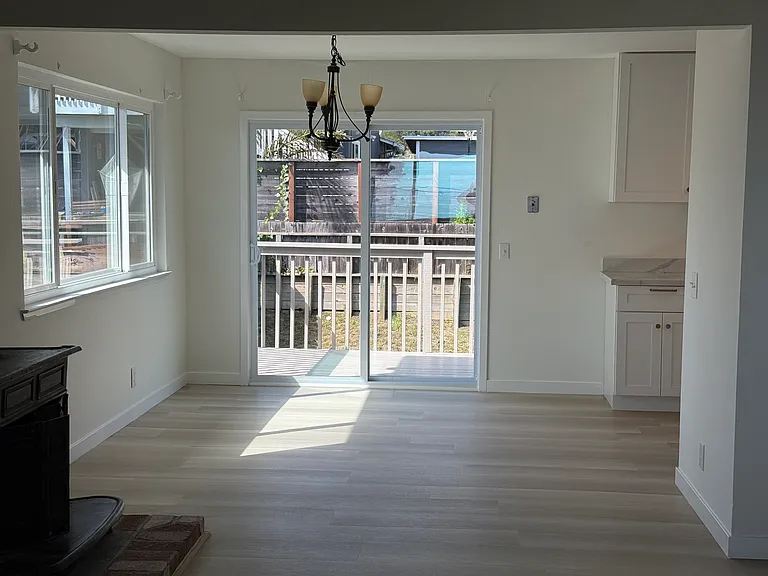 723 Kelmore St — Photo 8