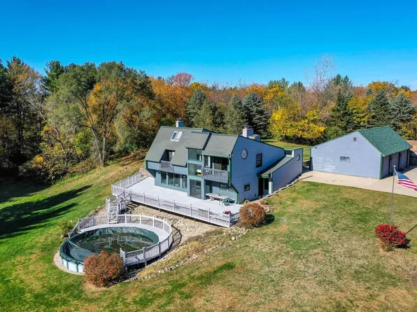 N8989 Scout ROAD, East Troy, WI 53120