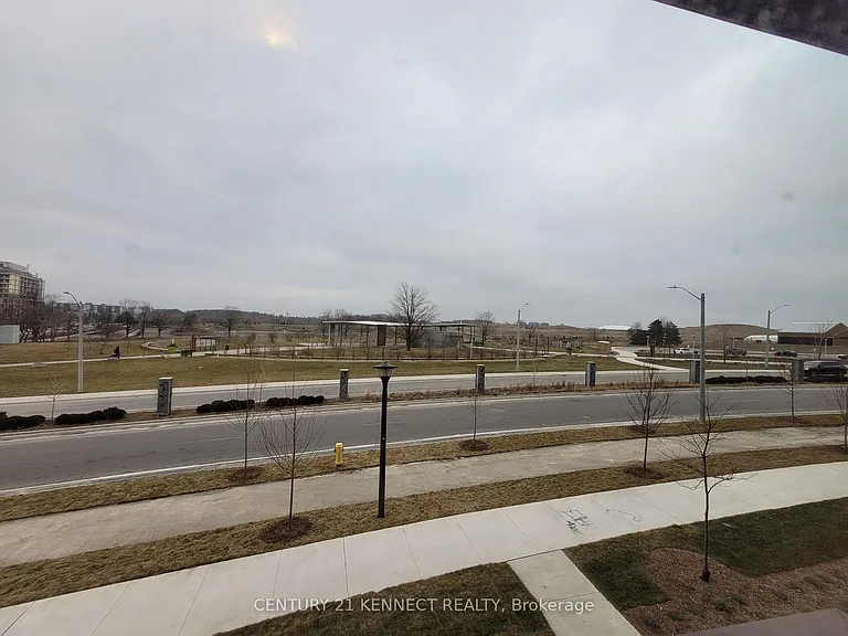 60 George Butchart Dr #Townhouse 2-2 — Photo 26