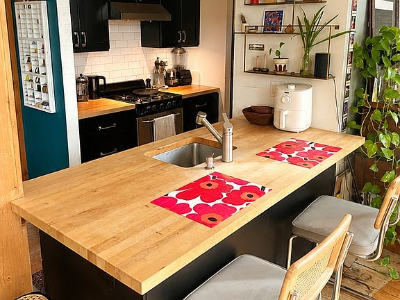 3rd image of 7 Adams St APT 4