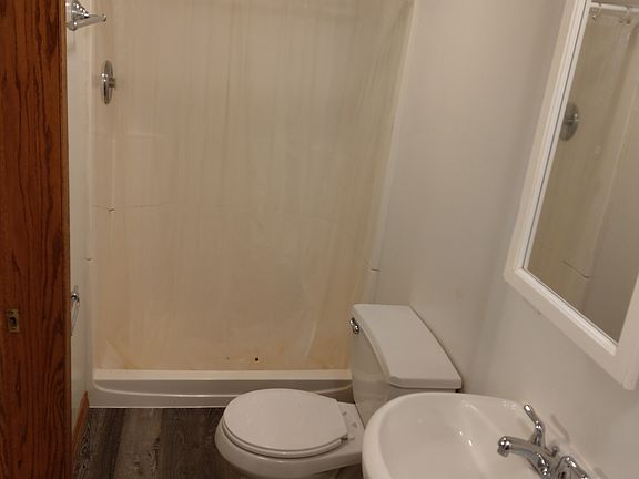 4th image of 11008 N Woodstock St