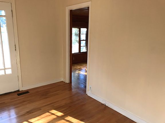 2nd image of 908 Murfree Ave