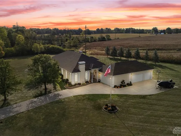 7501 S Brookstone Pl, Brookville, OH 45309