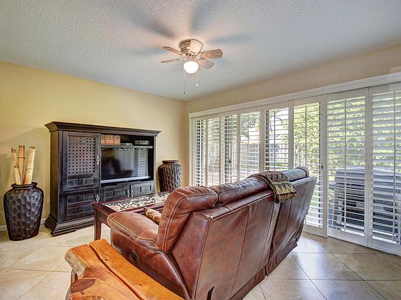 5th image of 1124 Rainwood Cir