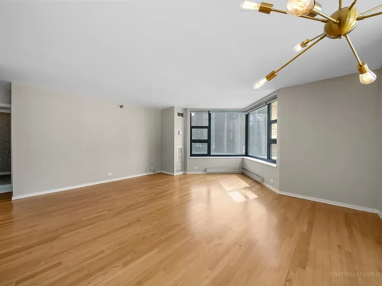 401 E Ontario St #409 — Photo 15