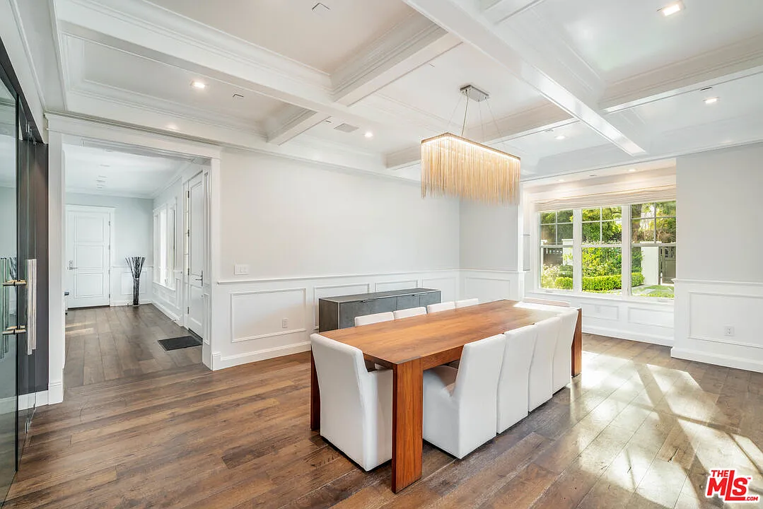7 bed, 8.0 bath, 6050 sqft, $29,500 — Photo 4