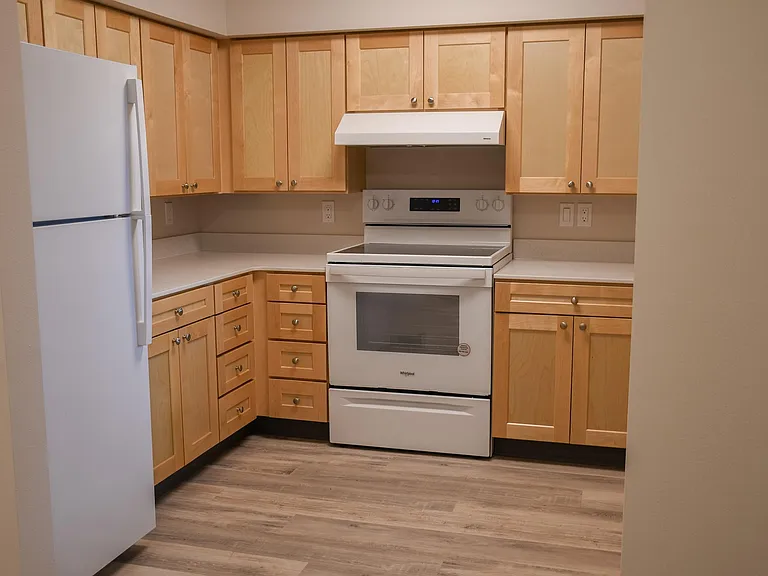 Kirkland Heights Apartments — Photo 1