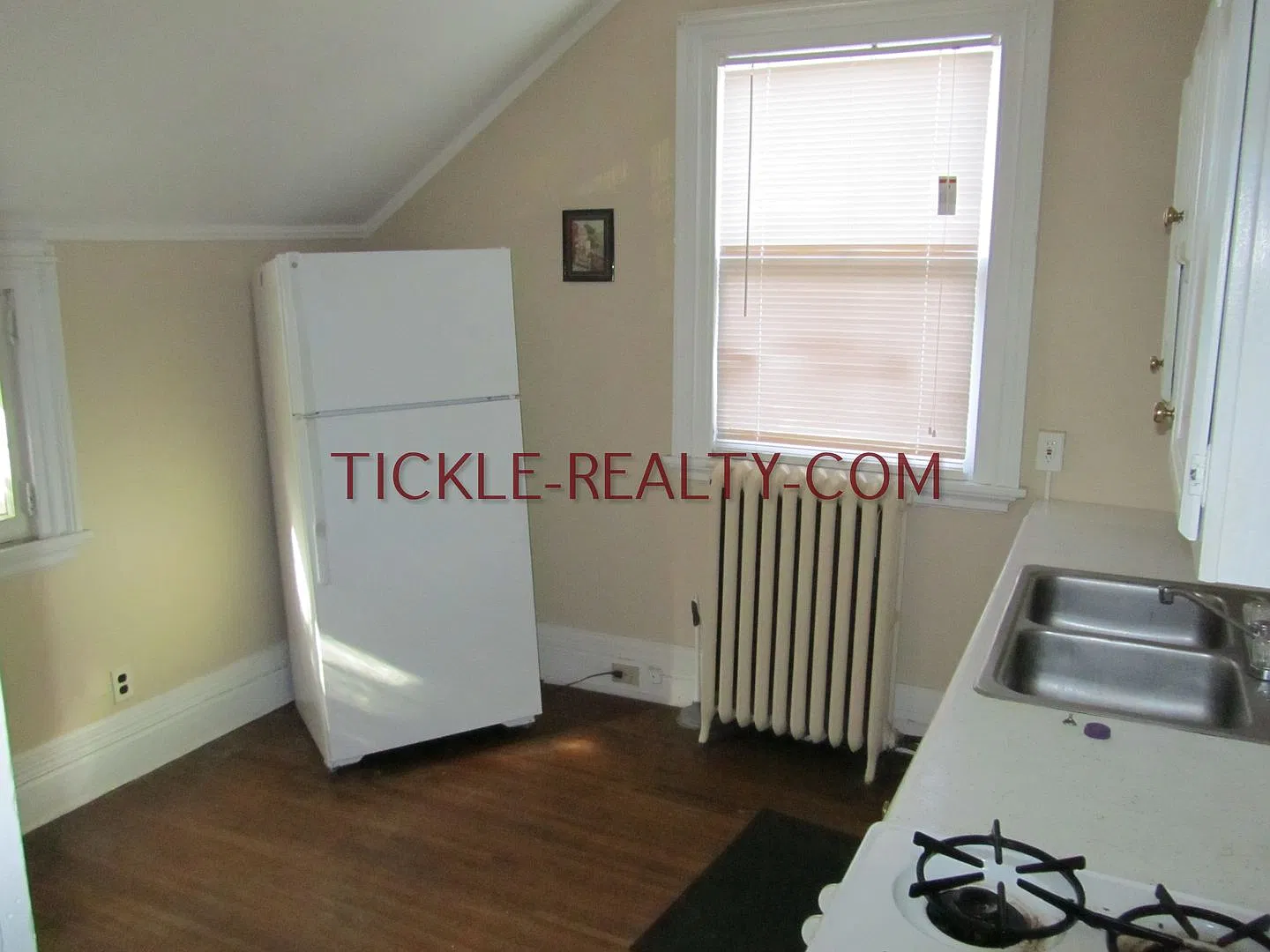 380 Oxford Street — Photo 2