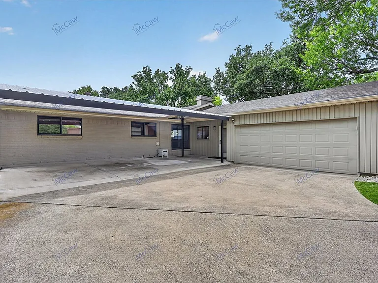 3827 Clubway Ln — Photo 16