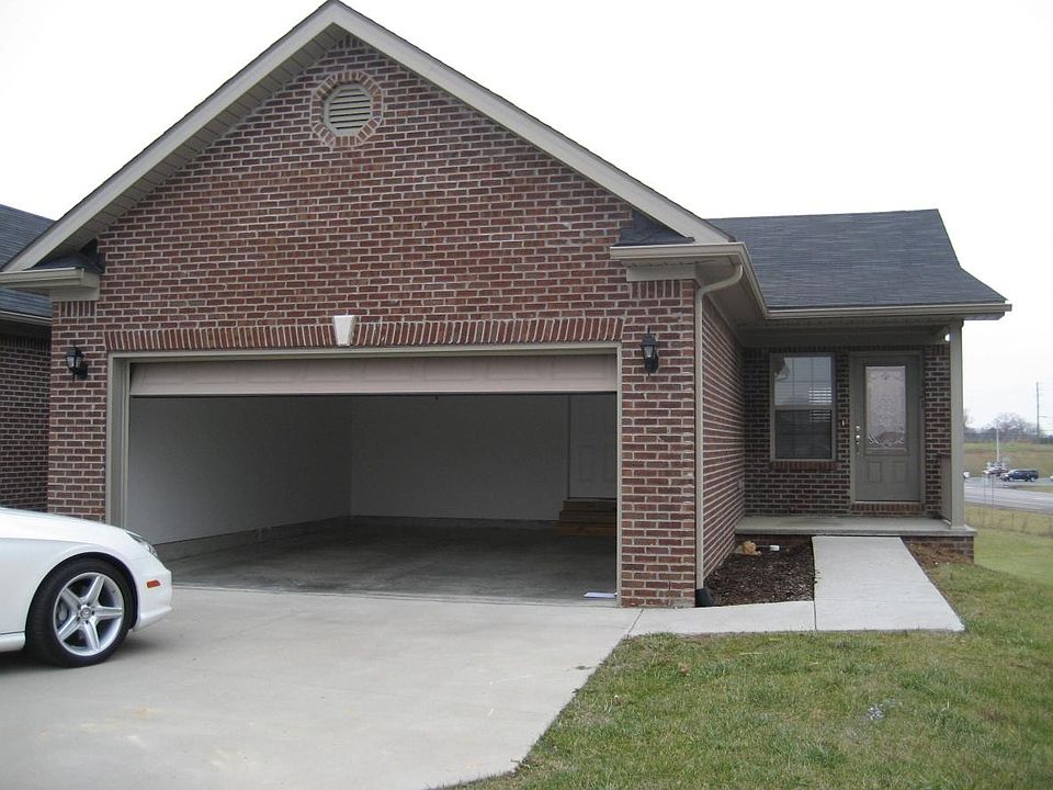 1st image of 121 Twin Lakes Dr