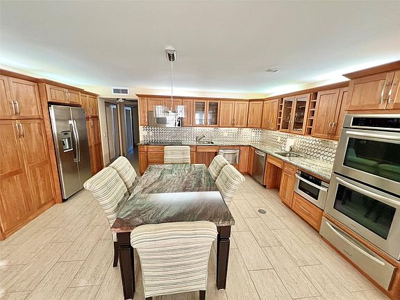 2nd image of 1011 Swansea A #1011