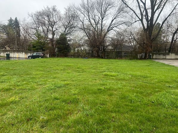 0 E Maple Rd, Troy, MI 48083