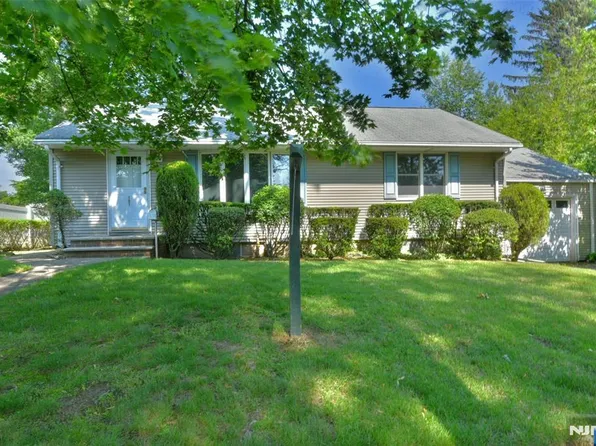 161 Hickory St, Township Of Washington, NJ 07676