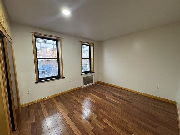 4th image of 1704 W 12th St Floor 1