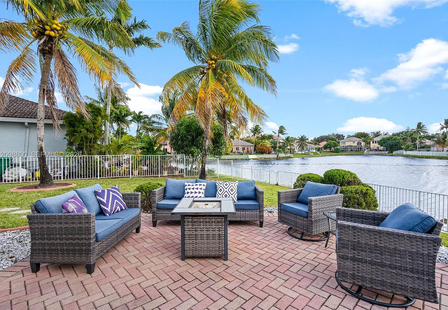 4 bed, 3.0 bath, 3080 sqft, $6,500 — Photo 1