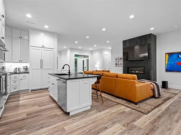 4th image of 6 Upton Ln
