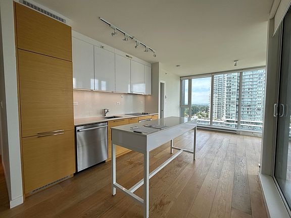 5th image of 13438 Central Ave #2406