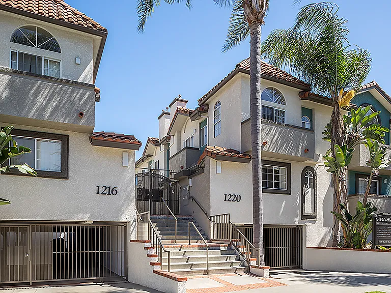 1216 S Corning St — Photo 42
