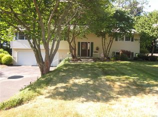218 Emann Dr, Camillus, NY 13031