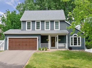 8867 Pine Bluff Ct, Eden Prairie, MN 55347