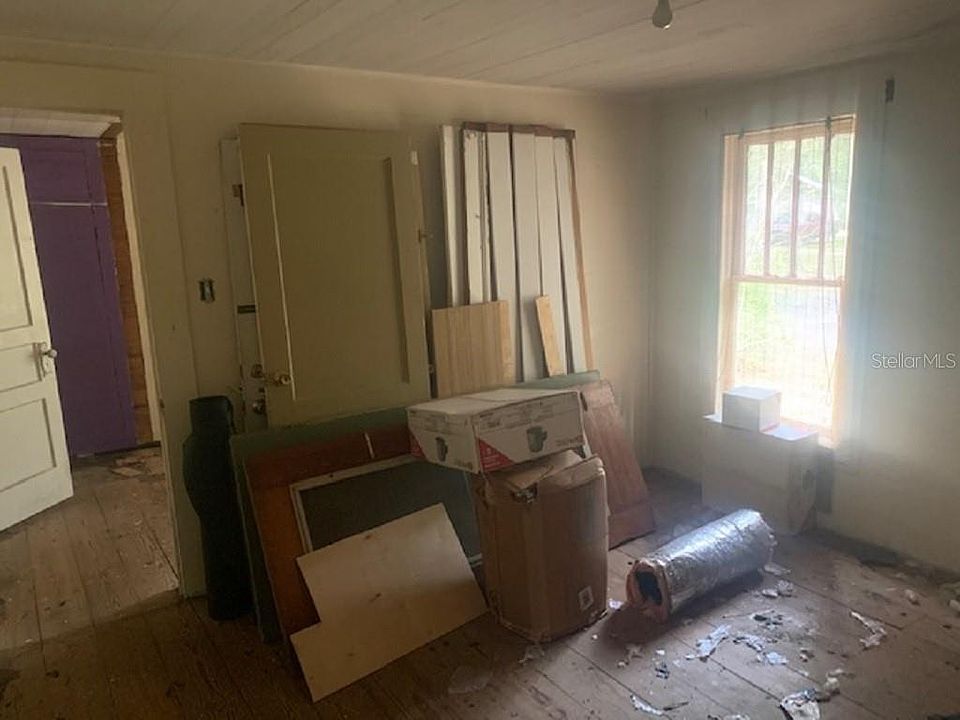 2nd image of 5543 Riverside St