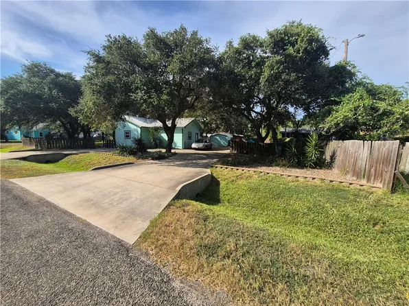 924 Ibis Dr, Rockport, TX 78382