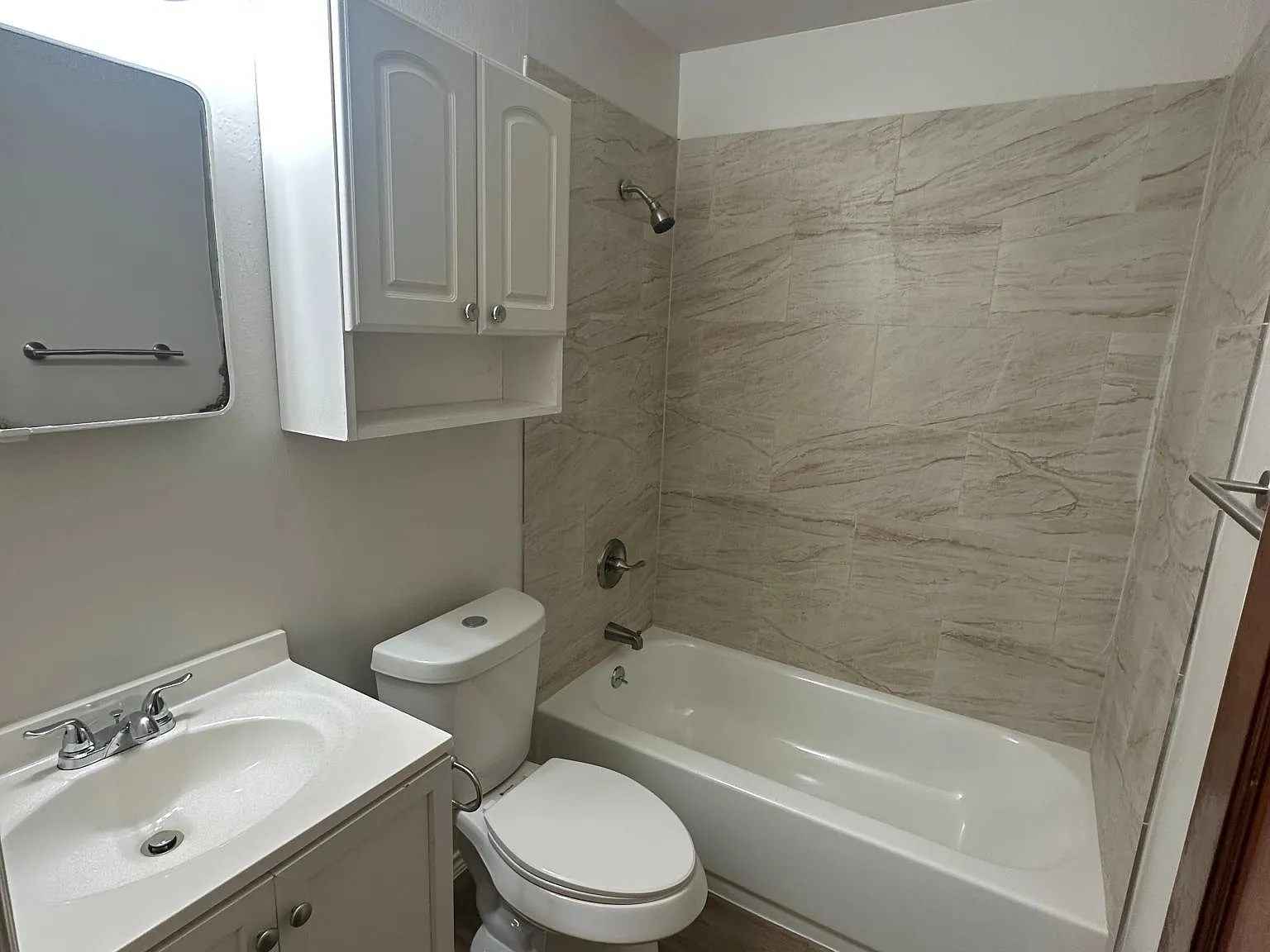 1 bed, 900 sqft, $1,100 — Photo 4