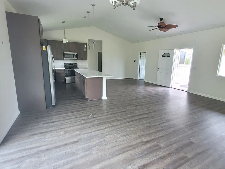 16-1840 34th Ave — Photo 7