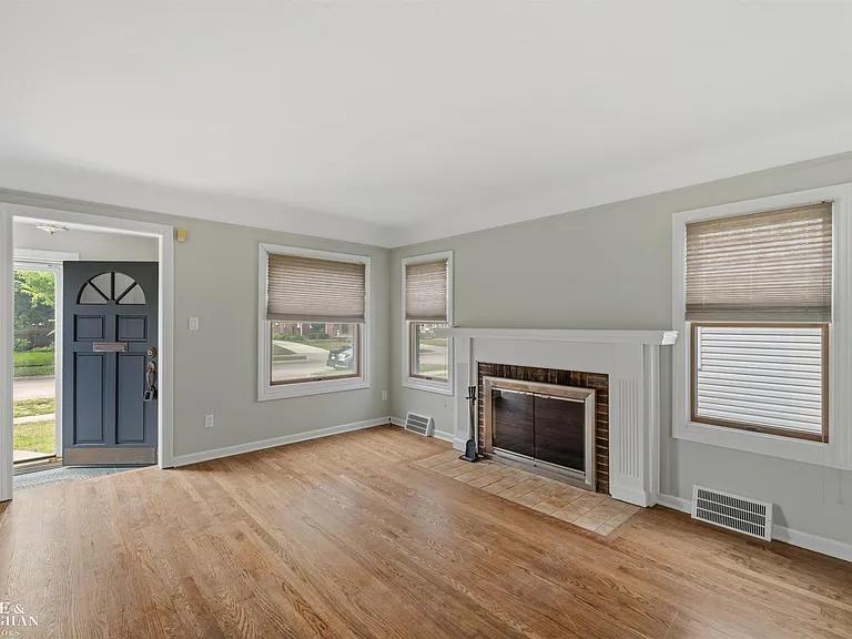 1602 Anita Ave — Photo 4
