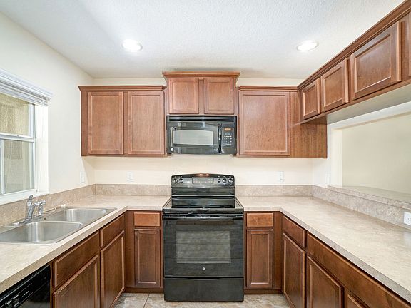 2nd image of 371 Carina Cir